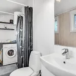 Awesome In With Kitchen 度假居