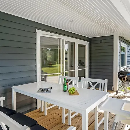 Awesome In With Kitchen Holiday home *